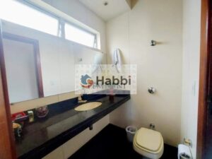 combinando a tranquilidade de um bairro residencial com a praticidade de estar próximo a tudo o que você precisa.