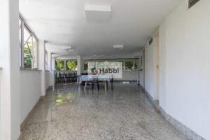 * **Quartos:** 4 (sendo 1 suíte)