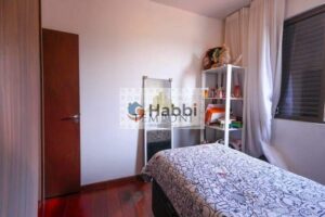oferece o cenário ideal para momentos inesquecíveis em família. A sala ampla para dois ambientes