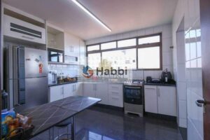 segurança e qualidade de vida para sua família?  Esta é a sua chance! Apresentamos uma oportunidade única no mercado imobiliário: um apartamento à venda com 242m² na desejada região da Liberdade