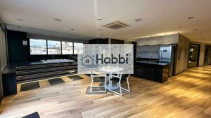 bar lounge e playground.   o Sauna.   Outras Comodidades:   • Bicicletário.   • Lavanderia com máquina lava e seca (8 fichas por mês para cada morador).   • Mercadinho no condomínio para conveniência.   • Liberty Access (Condomínio inteligente): Sistema que integra diversas funcionalidades tecnológicas.   • Sistema de aproveitamento de águas pluviais