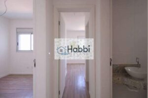 garantindo conforto e boa ventilação.   • Banheiro social com revestimento em cerâmica de qualidade   • Área de serviço integrada à cozinha
