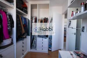 armário e box blindex;  01 Quarto transformado em closet