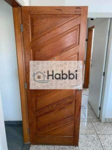 armário e piso em granito;   Área de serviço;    DCE;   Vaga de Garagem: 2 vagas de garagem em linha cobertas com box de despejo.  CONDOMÍNIO:   Interfone;   Cerca elétrica;   Portão eletrônico;   Elevador.   Valores sujeitos à alteração sem aviso prévio!