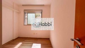 armário e box.  Cozinha: Com piso e bancada em granito