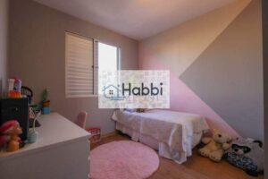 depurador e piso em porcelanato;   • 03 Quartos com piso em vinílico de madeira