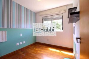com piso em porcelanato.  2º Pavimento:   •   Sala Ampla para dois Ambientes: Sala para dois ambientes