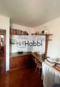 piso em cerâmica;   04 Quarto com piso em vinilico de madeira