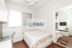 incluindo uma suíte com banheira de hidromassagem