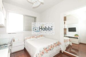 Este espaçoso apartamento de 152 m² é a escolha perfeita para quem busca conforto e sofisticação. Com quatro quartos