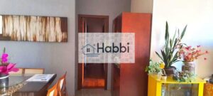 03 vagas – Santo Antônio   Sala ampla para dois ambientes com piso em granito com janelas grandes e varanda integrada;   Cozinha com armários planejados