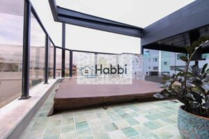 perfeito para receber amigos e familiares.  • Sauna: Sauna para momentos de bem-estar.  • Terraço: Amplo terraço com hidromassagem com cromoterapia e linda vista.  Vagas: 4 Vagas de garagem cobertas