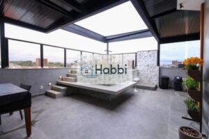 iluminação planejada e piso em tábua corrida.  • Banho Social: Banheiro social com bancada em porcelanato e box em blindex