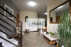 conforto e uma vista agradável.   • Área Externa: Piso em cerâmica