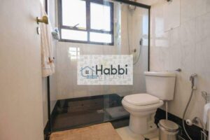 proporcionando uma ampla e linda vista definitiva da cidade; Cozinha totalmente planejada