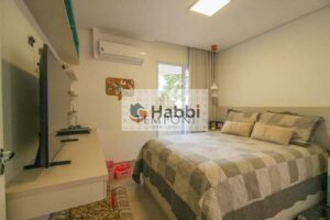 Este apartamento de alto padrão conta com 3 suítes espaçosas