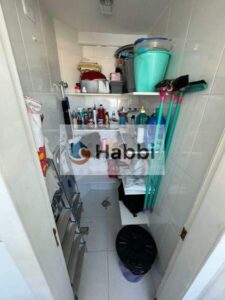 todos com armários planejados e piso em laminado de madeira