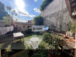 edificada em um amplo lote de 400m²