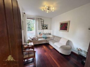 conforto e segurança para sua família? Esta é a sua chance! Apresentamos uma magnífica casa à venda no tranquilo bairro Cachoeirinha