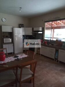 com fácil acesso a linhas de ônibus e a diversas opções de lazer e entretenimento.  Este imóvel é sinônimo de praticidade e comodidade para o seu dia a dia.