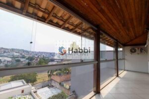 tornando esta casa uma excelente opção tanto para moradia quanto para investimento a longo prazo.  A tranquilidade e a segurança do bairro completam o cenário ideal para criar memórias inesquecíveis com sua família.