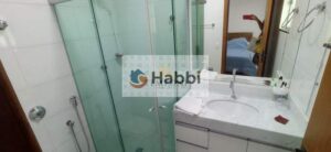 é ideal para quem valoriza a praticidade e o conforto. No primeiro pavimento da casa principal