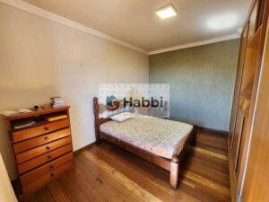oferecendo uma oportunidade única no mercado imobiliário. Com 720m² de área construída
