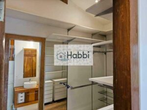 Comodidades  Área de Serviço  Closet  Churrasqueira  Salas  Armário quarto  Escritório  Lavabo  Hidromassagem  Piscina  DCE  Jardim  Despensa  Interfone  Armário cozinha  Portao eletrônico  Informações Adicionais  IPTU: R$ 1.257