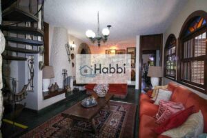 8 vagas - São Bento  Detalhes do imóvel:   • Hall com piso em tábua corrida;   • 03 Salas: 01 sala com piso em ardósia e lareira  01 sala com piso em ardósia e armário planejado  01 para três ambientes