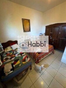 02 salas amplas com piso em cerâmica