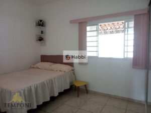 sala de jogos ou acomodação para hóspedes.  Para completar