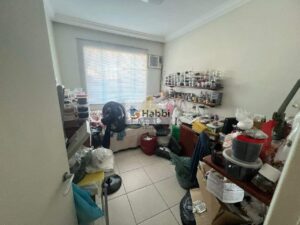 Esta casa de dois pavimentos é uma verdadeira joia do mercado imobiliário. No primeiro pavimento