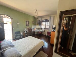 impressiona por seu design e acabamento impecáveis. No primeiro andar