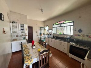 Agarre esta oportunidade única no mercado imobiliário de Belo Horizonte! Apresentamos uma magnífica casa à venda no bairro Dona Clara