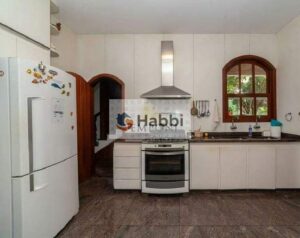 a residência oferece ambientes amplos e integrados