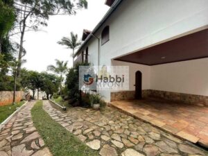 ideais para receber amigos e familiares. A cozinha planejada