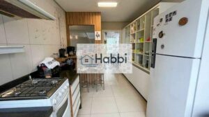 box em blindex e aquecimento solar.  Lote com 240m² sendo 148m² de área construída