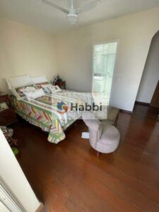 este imóvel oferece um espaço versátil e pronto para impulsionar o seu negócio. Desfrute da qualidade de vida que este bairro proporciona