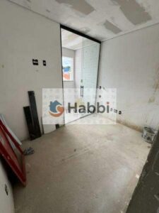 conforto e segurança. Com 201 m² distribuídos em dois pavimentos
