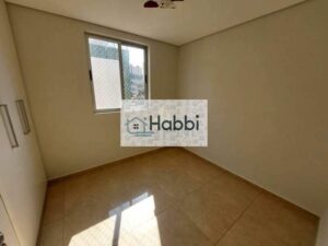 oferece um amplo espaço aberto com vista definitiva e livre;    02 vagas de garagem paralelas e cobertas;   Sol da manhã e tarde.