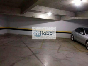ducha e deck com jacuzzi para 6 pessoas. O prédio possui hall social elegante