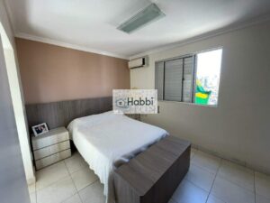 ampla sala para 02 ambientes com piso em granito