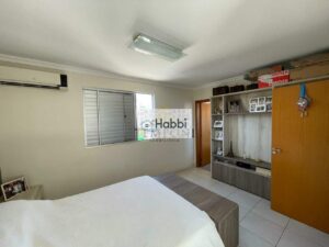 cozinha com armários planejados