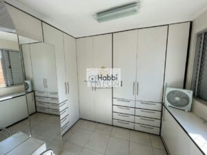 área de serviço individual e DCE.  Escada em Granito    02º Pavimento: Ampla sala de TV