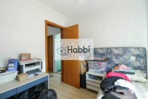 e 3 Vagas – 120m² - Planalto   1°Pavimento:   Sala de jantar com parede decorativa em 3D e piso em laminado de madeira