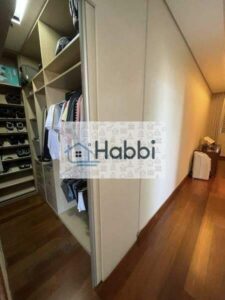 Cobertura com aproximadamente 409m².  1º PISO   • 02 salas amplas e arejadas