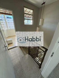 com 01 apartamento por andar