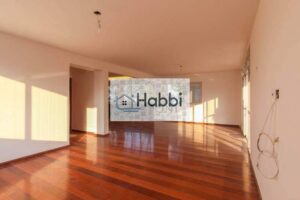 3 Suítes e 2 Vagas – 375m² - Anchieta  1º Pavimento:   Sala em "L" para Três Ambientes: Espaçosa sala com piso em tábua corrida