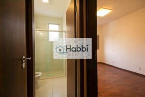 closet e acesso a uma ampla varanda.   Banheiro Social: Com acabamento em porcelanato