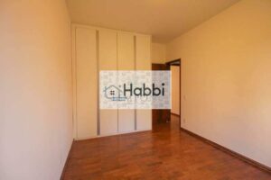armários e espelho.   Ampla Área Externa: Área com piscina aquecida e espaço pronto para ser transformado em um agradável espaço gourmet.   Vagas de Garagem: Duas vagas cobertas.  CONDOMÍNIO:  Interfone;   Portão eletrônico;   Jardim;   Alarme.   Valores sujeitos à alteração sem aviso prévio!